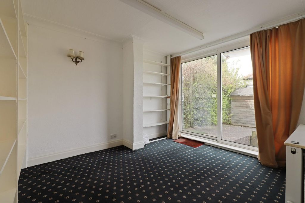 Property photo 2 of 32 Dining Room