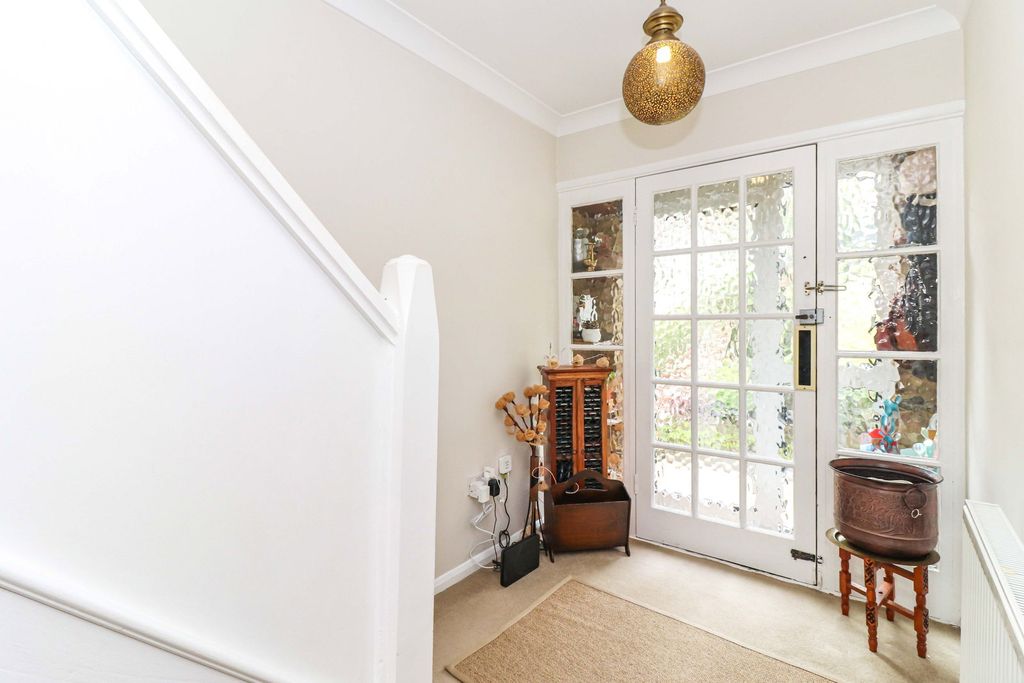 Property photo 3 of 33