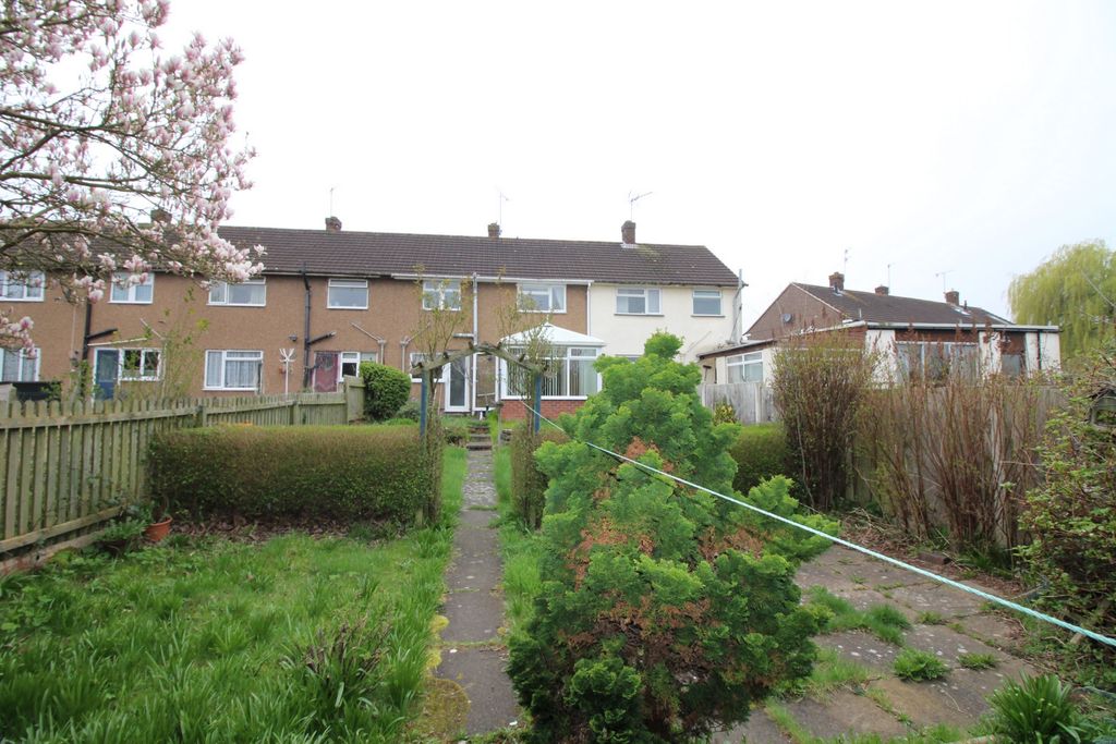 Property photo 1 of 8 Photo 4