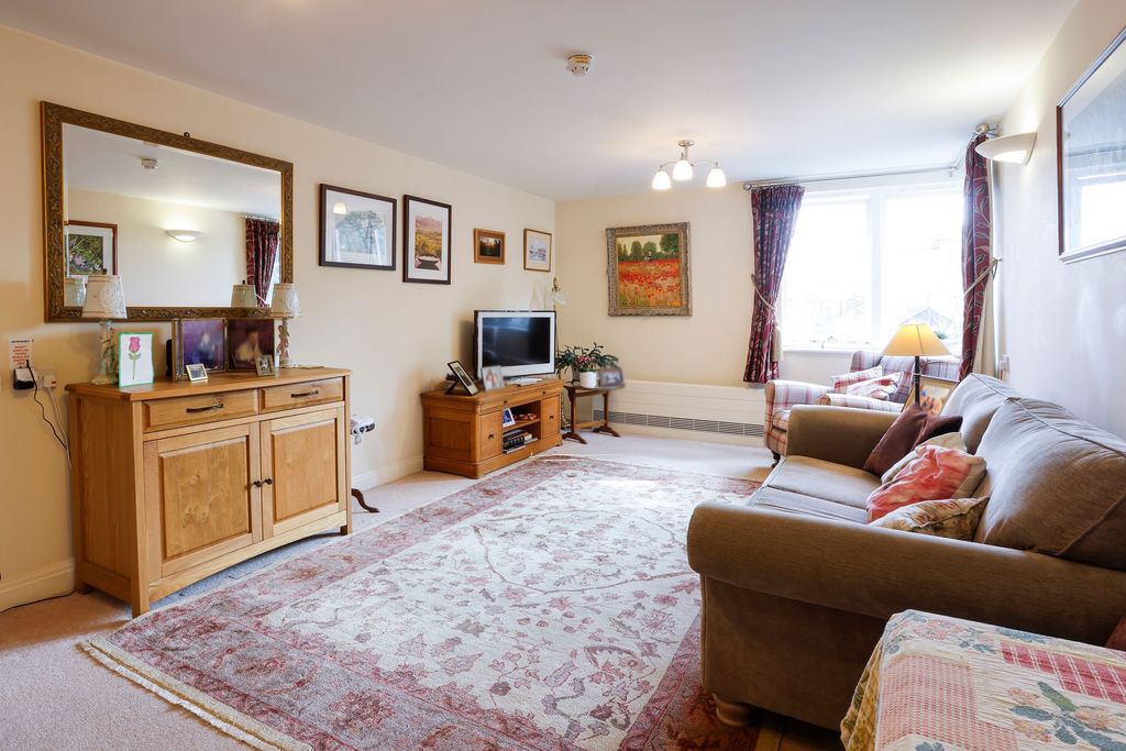 Property photo 2 of 13