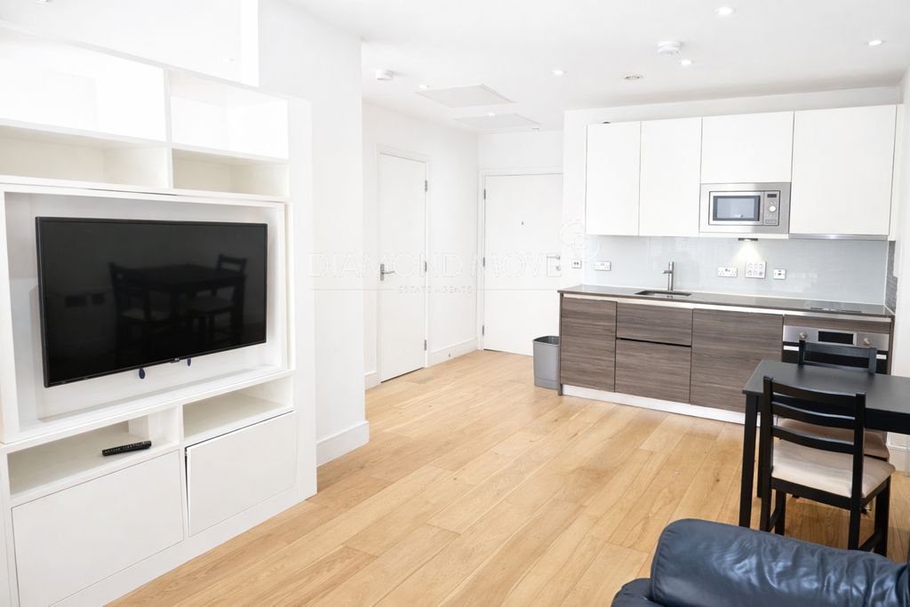 Property photo 1 of 7 Photo 5