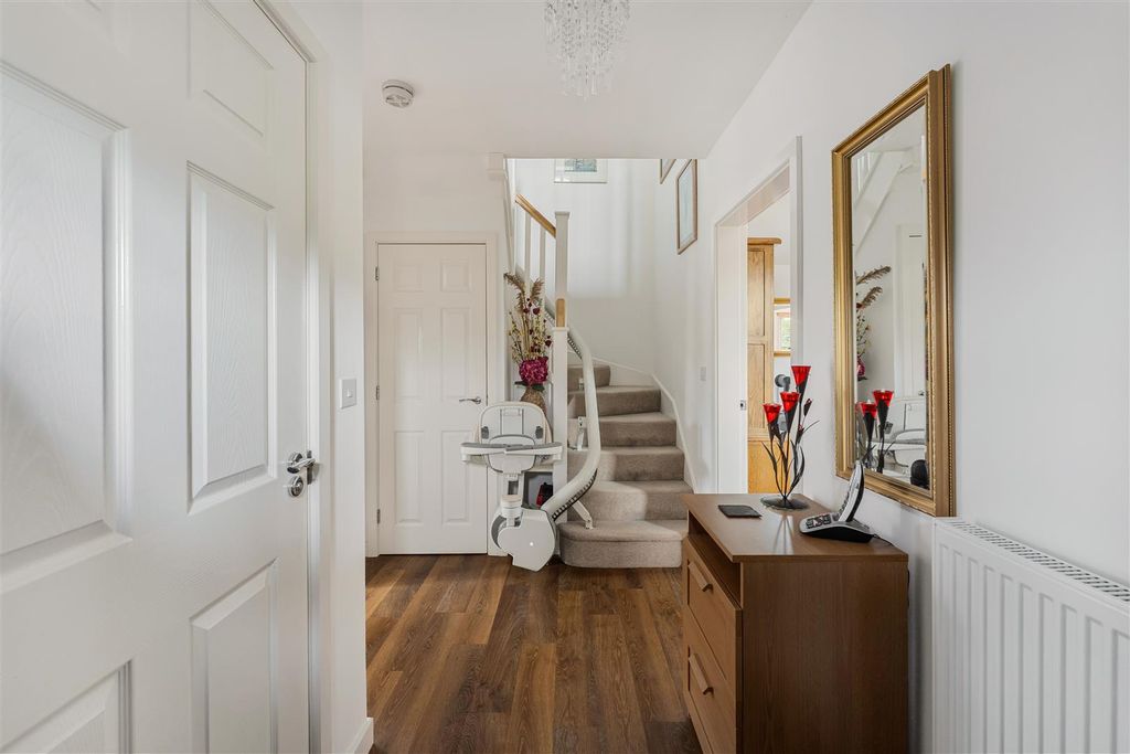 Property photo 2 of 17 62 George Parish Road, Banbury-7.Jpg