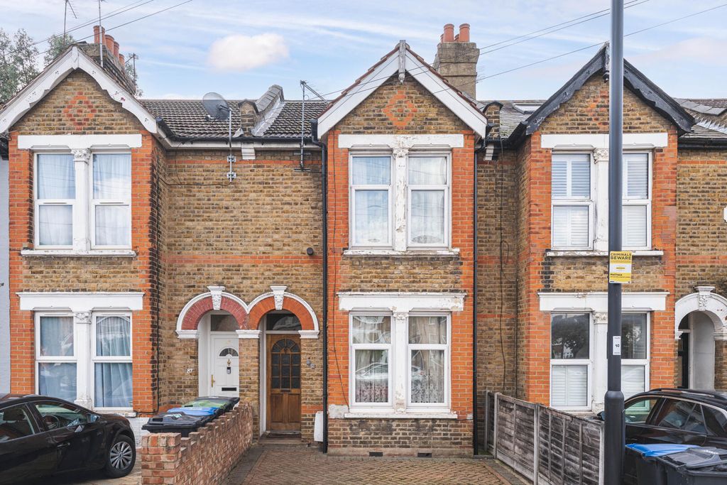 Property photo 1 of 20 Front (Exterior)