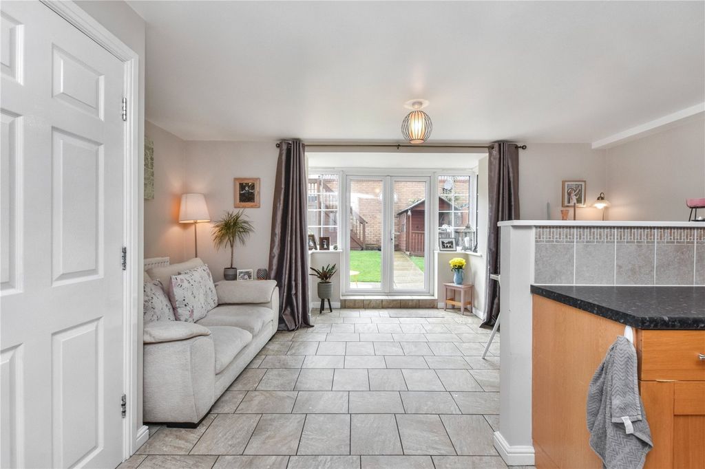 Property photo 2 of 28 Picture No. 13