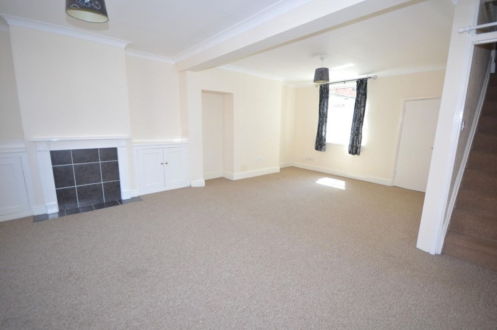 Property photo 2 of 8 Lounge/Dining Room