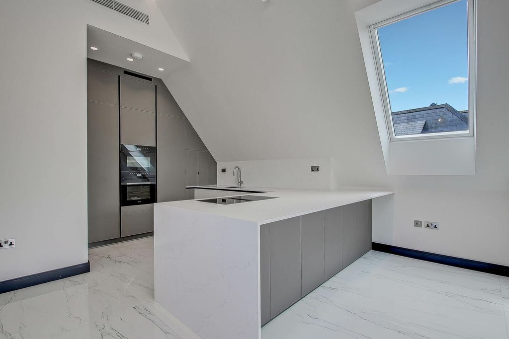 Property photo 3 of 16 Kitchen