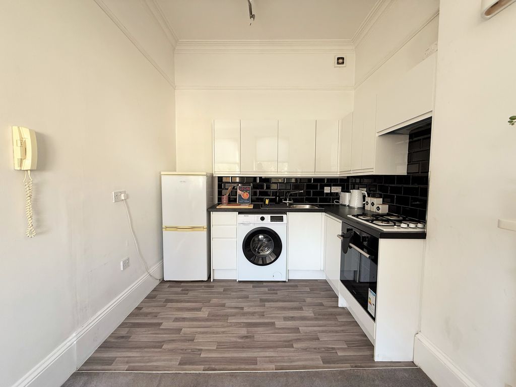 Property photo 2 of 14 Img-8308