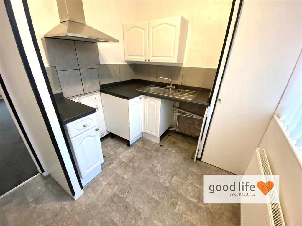 Property photo 3 of 14 20260129_155058782_Ios14Bingley.Jpg