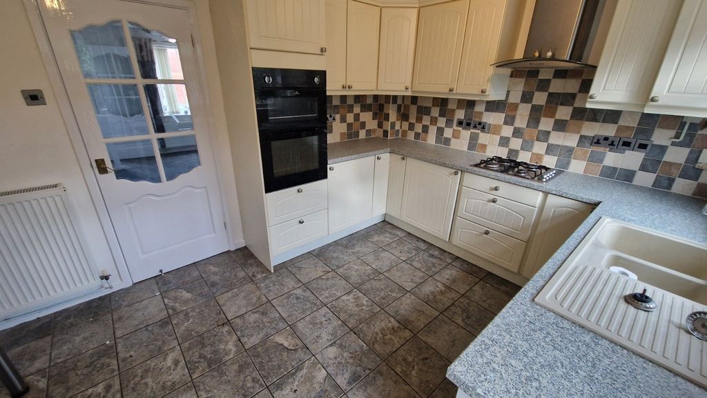 Property photo 3 of 7 Picture No. 36