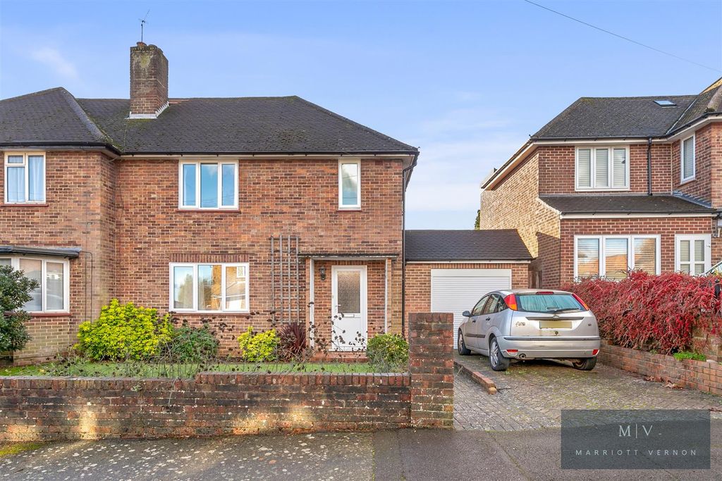 Property photo 1 of 15 Stanley Gardens 12 MV-15.Jpg