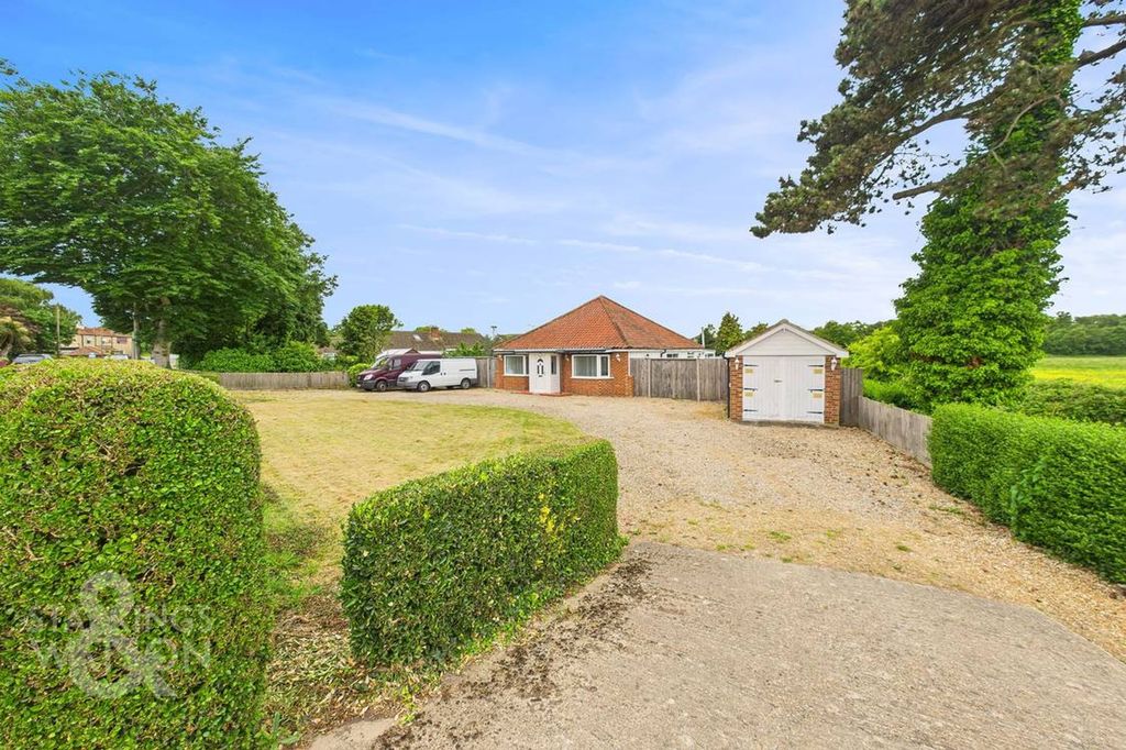 Property photo 2 of 25