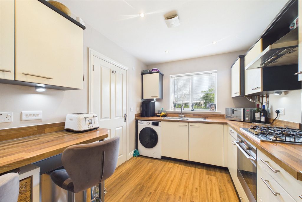 Property photo 3 of 12 Picture No. 10