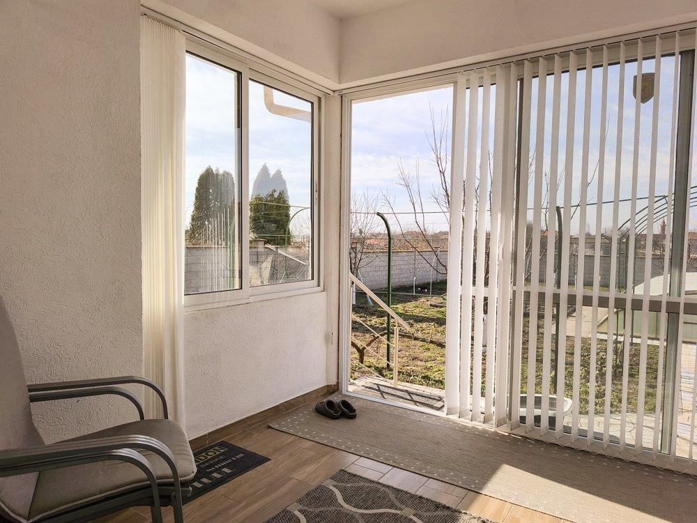 Property photo 2 of 29