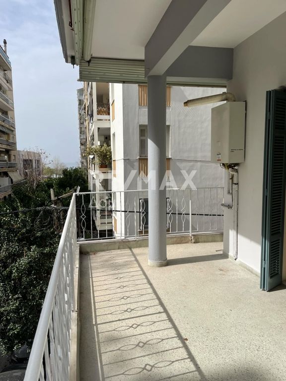 Property photo 2 of 42