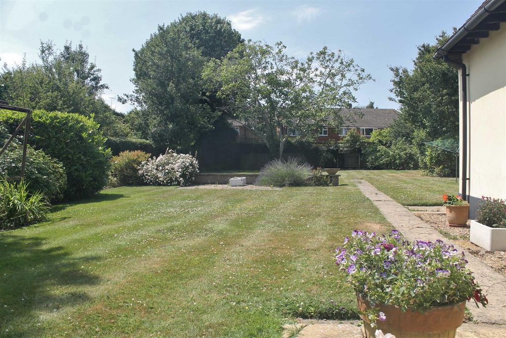 Property photo 3 of 23