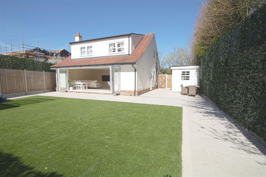 Property photo 1 of 18 Rear Garden