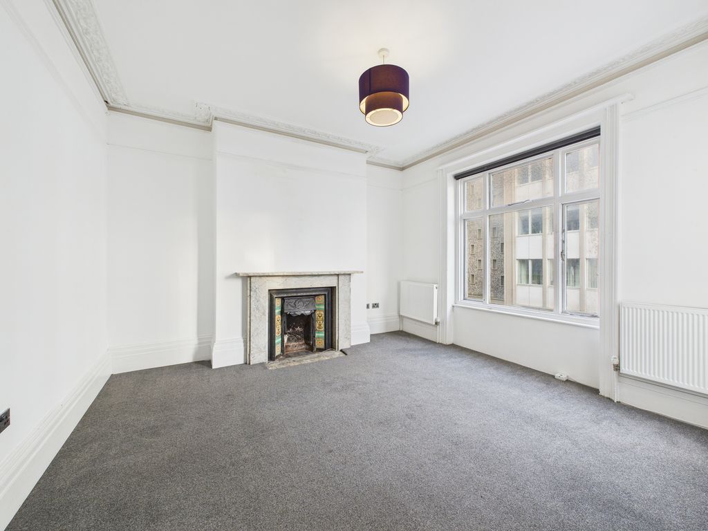 Property photo 1 of 13 Cam03519G0-Pr0414-Still006