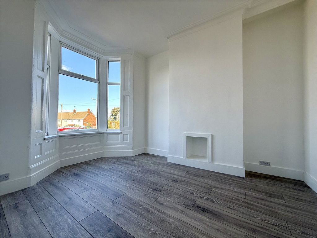 Property photo 2 of 16 Picture No. 05