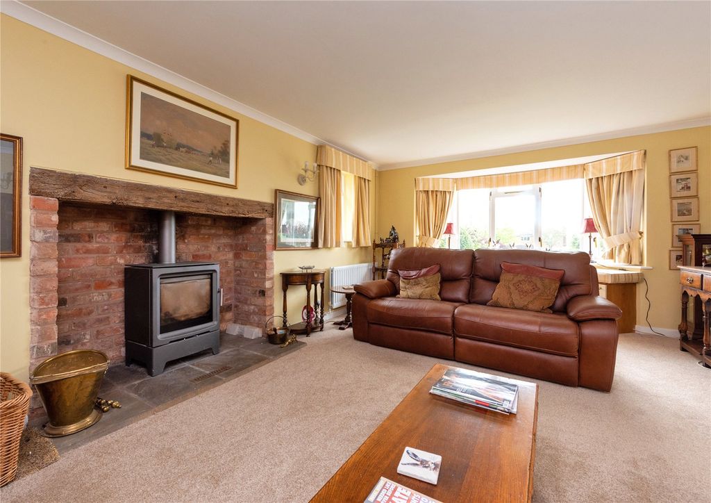 Property photo 3 of 12 Sitting Room