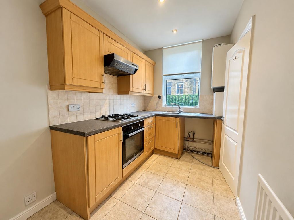 Property photo 3 of 11 Kitchen