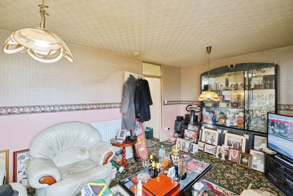 Property photo 2 of 13 Photo