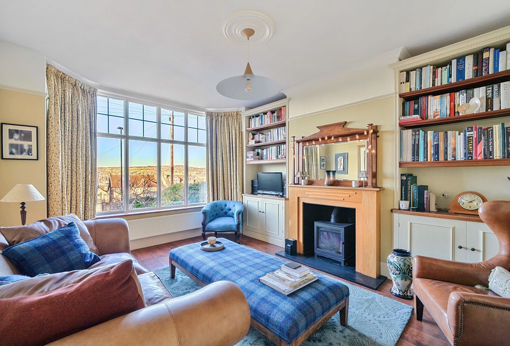 Property photo 2 of 22 Sitting Room