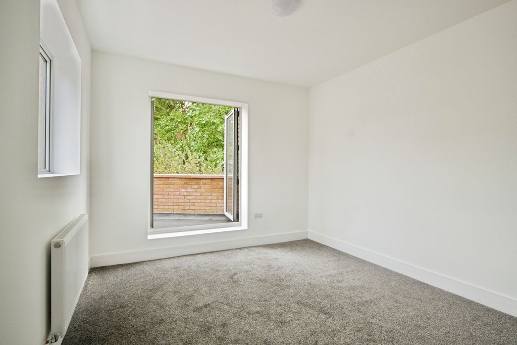 Property photo 3 of 24 Pbox-Img.Jpg