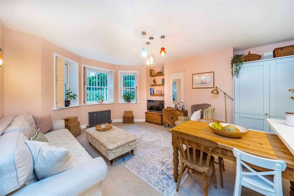 Property photo 3 of 9