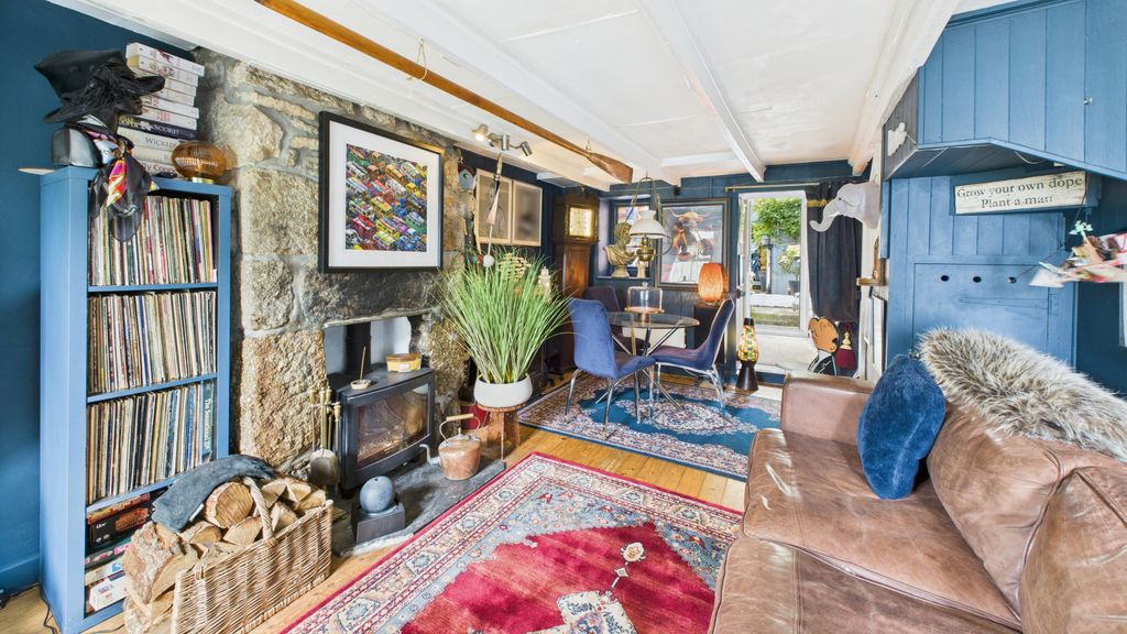Property photo 2 of 11 Gallery