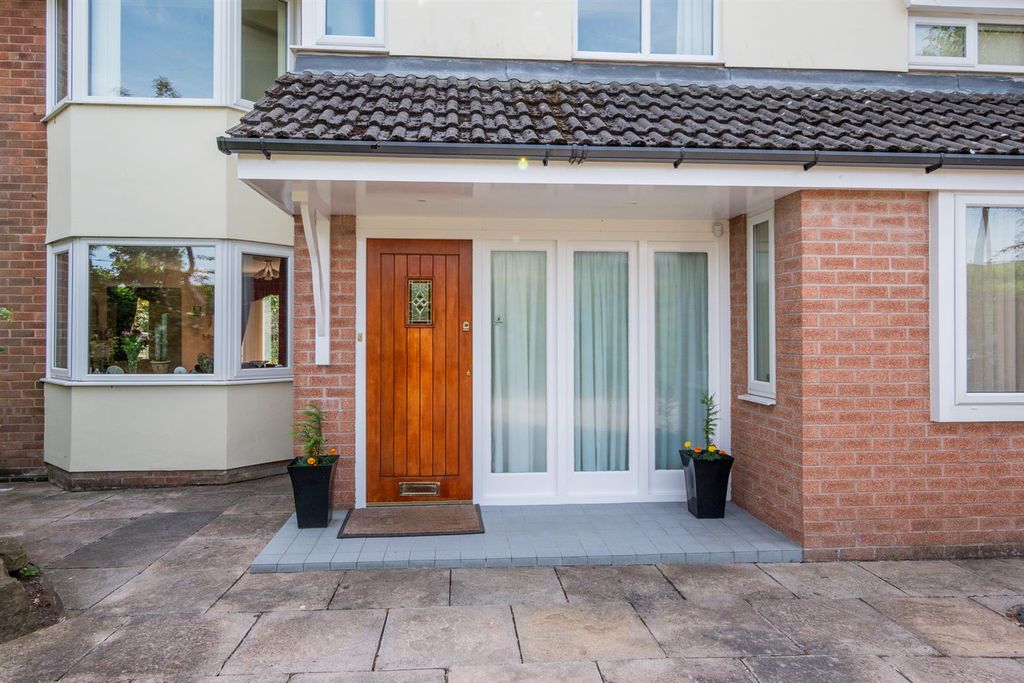 Property photo 2 of 31 Entrance