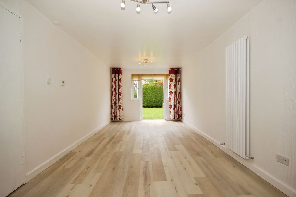 Property photo 3 of 11 Pbox-Img.Jpg
