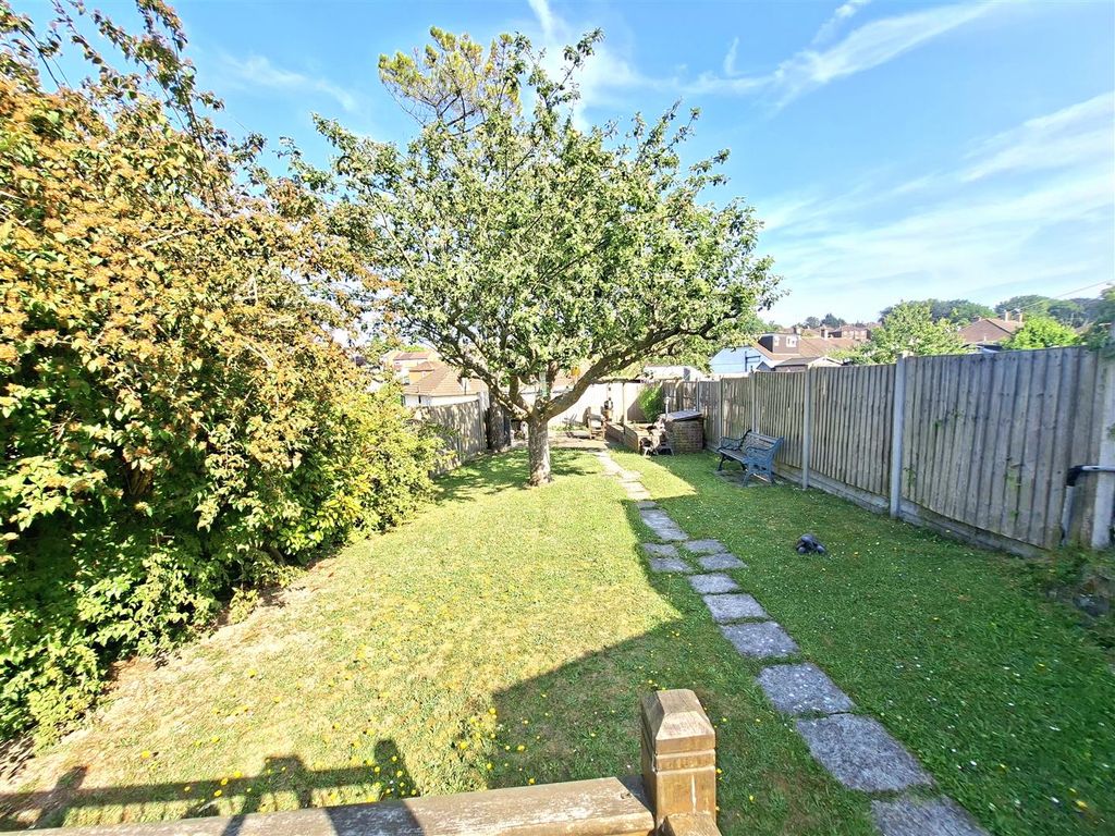 Property photo 2 of 25 Garden