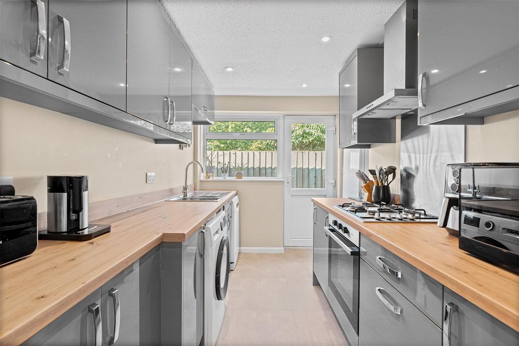 Property photo 3 of 13 Picture No. 12