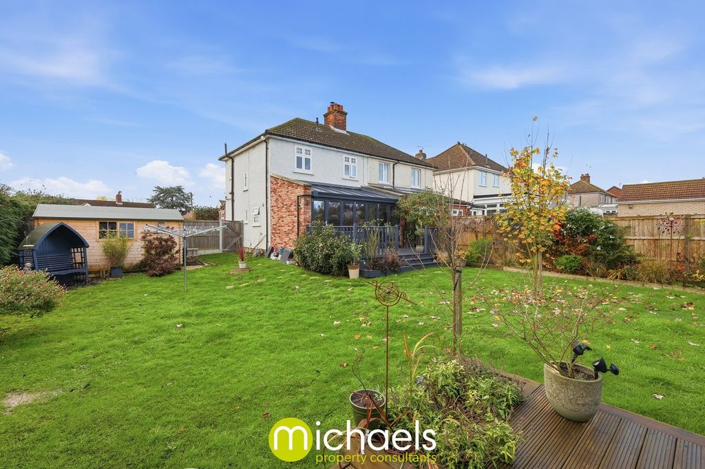 Property photo 2 of 27