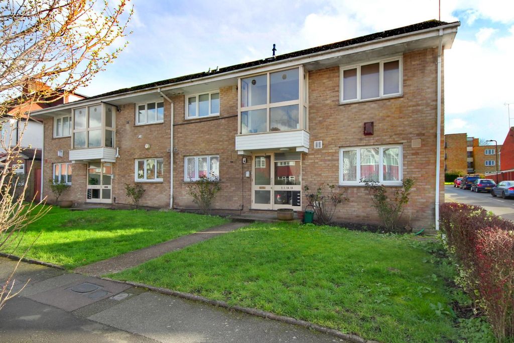 Property photo 1 of 8