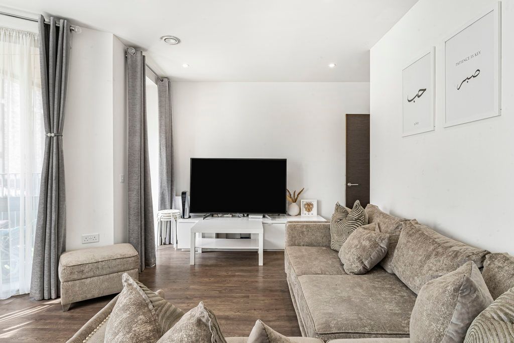 Property photo 1 of 17 Reception Room