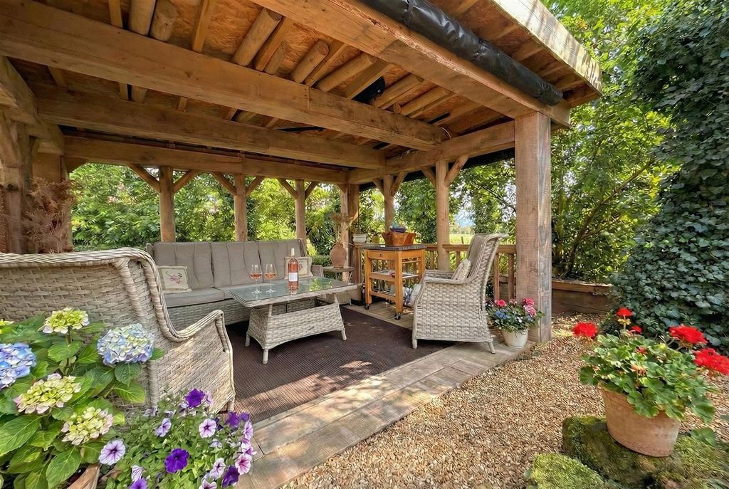 Property photo 2 of 29 Image-3x2-2528x1696 (66).Jpg