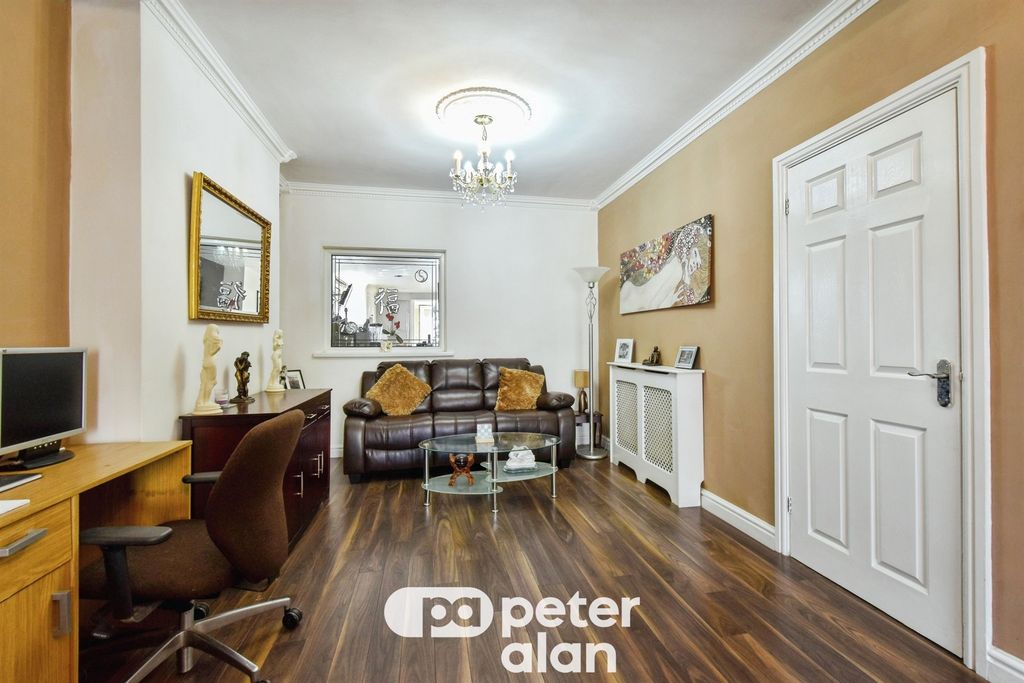 Property photo 3 of 19
