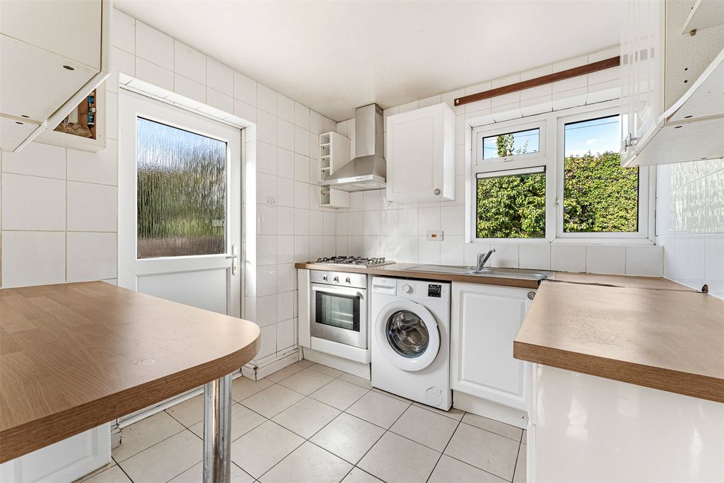 Property photo 2 of 16 Picture No. 17