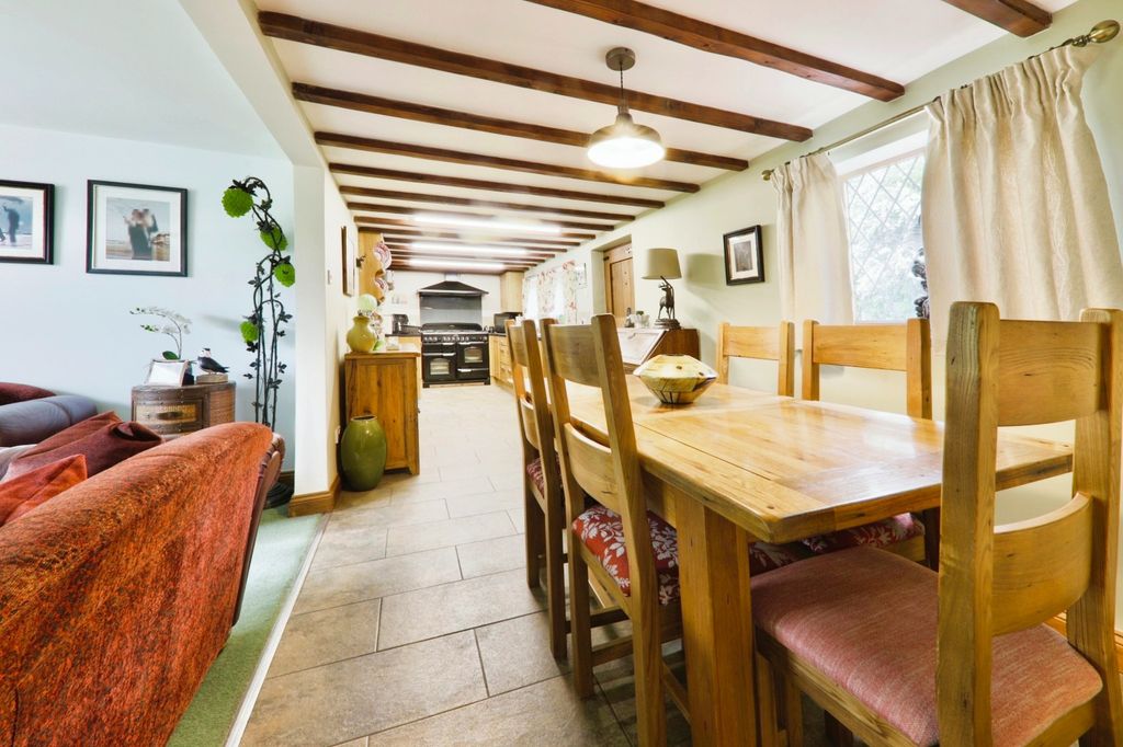 Property photo 2 of 19 3237378