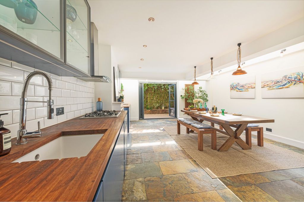 Property photo 1 of 24 Kitchen