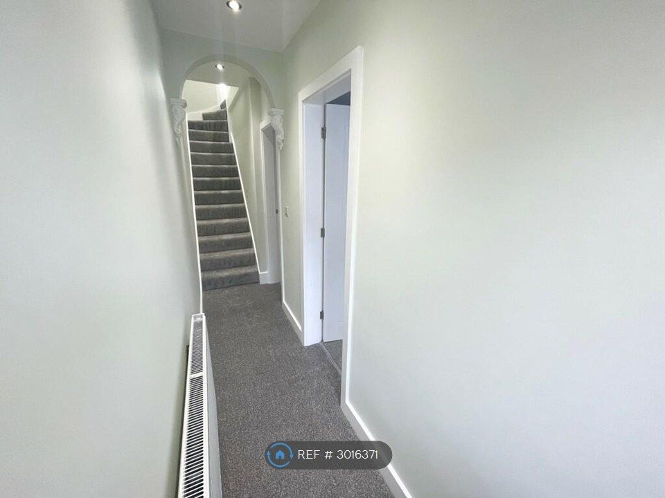 Property photo 2 of 29