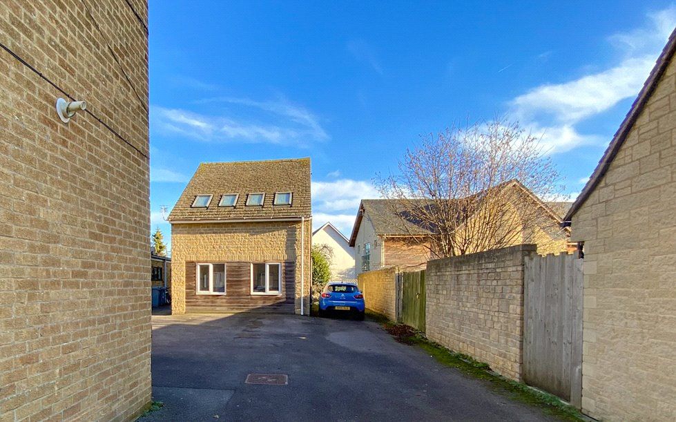 Property photo 1 of 12 External