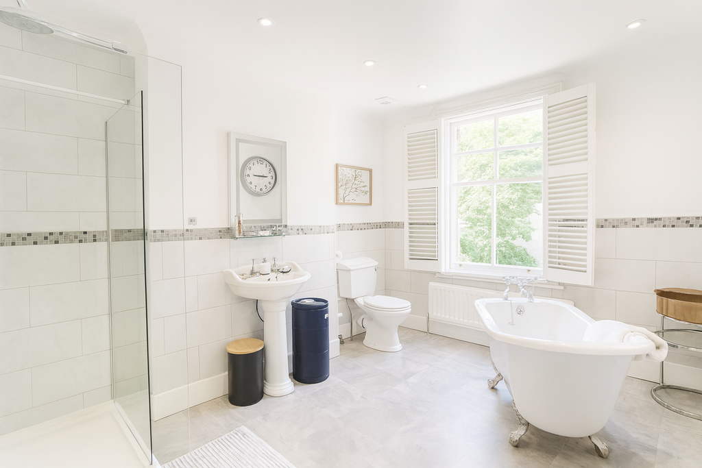 Property photo 1 of 24 Bathroom