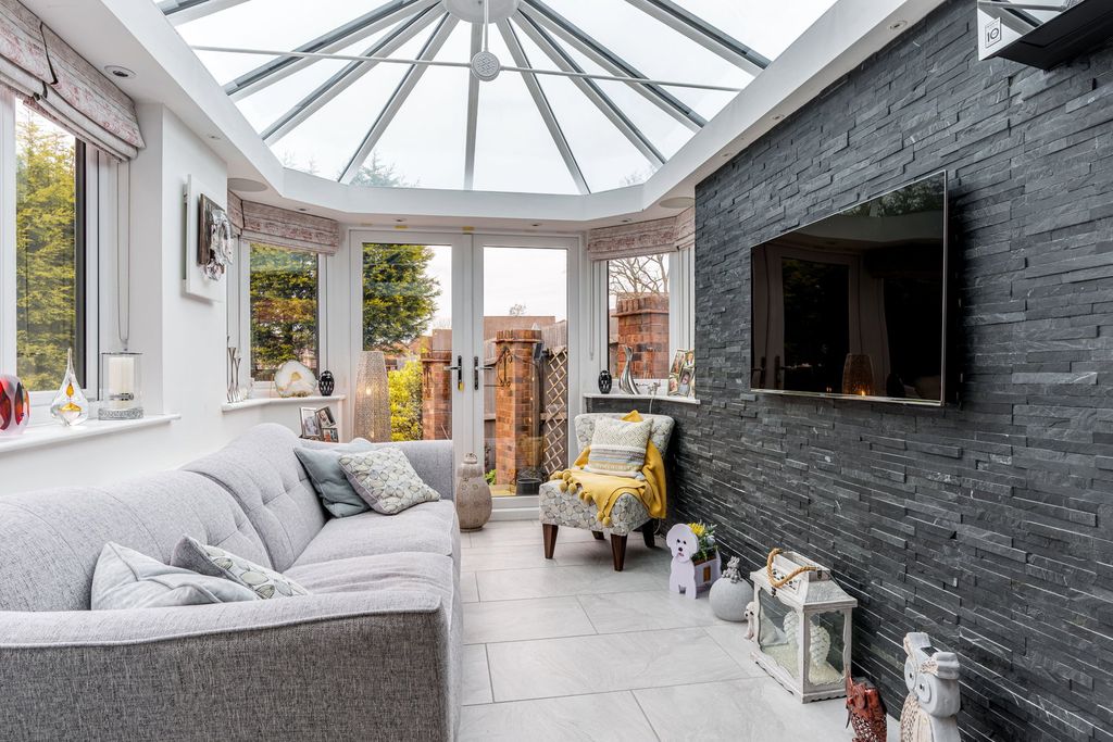 Property photo 2 of 29