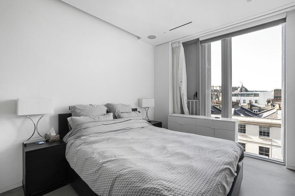 Property photo 3 of 8 Bedroom.Jpeg