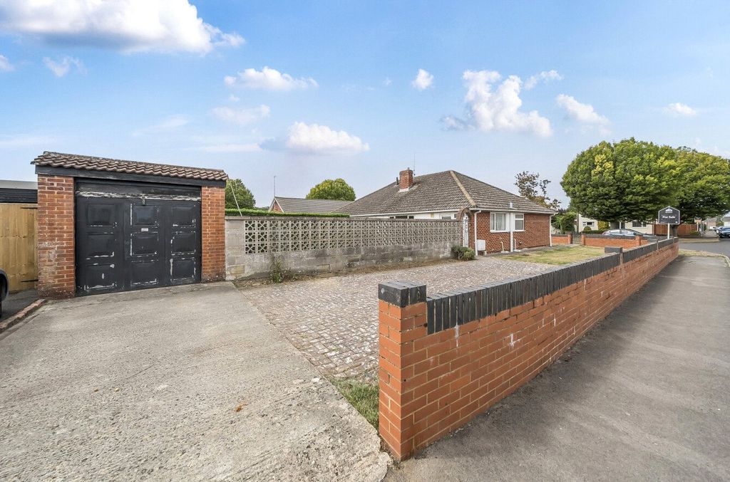 Property photo 2 of 12 Picture No. 02