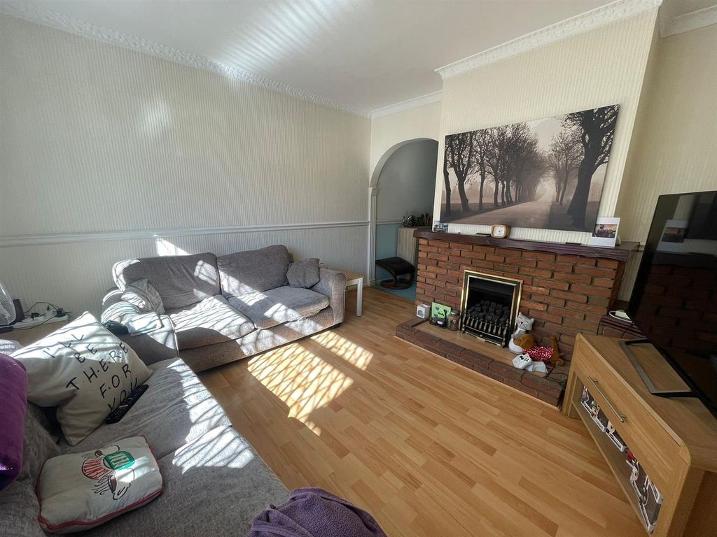 Property photo 2 of 12 Reeves22.Jpg