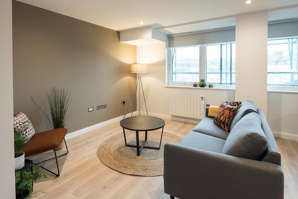 Property photo 3 of 12