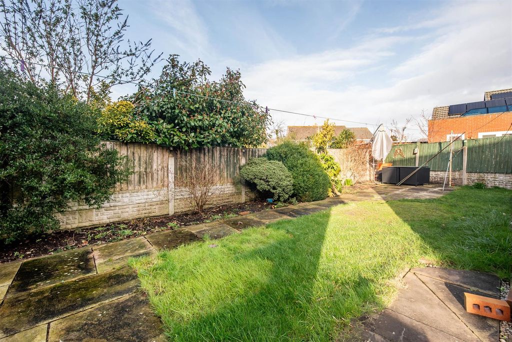 Property photo 2 of 20 Garden